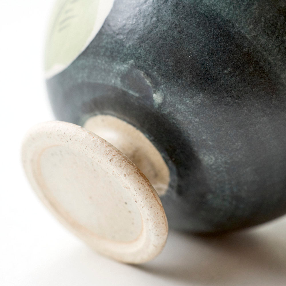 66 黒地桃色菊足付き小鉢（アイスカップ）