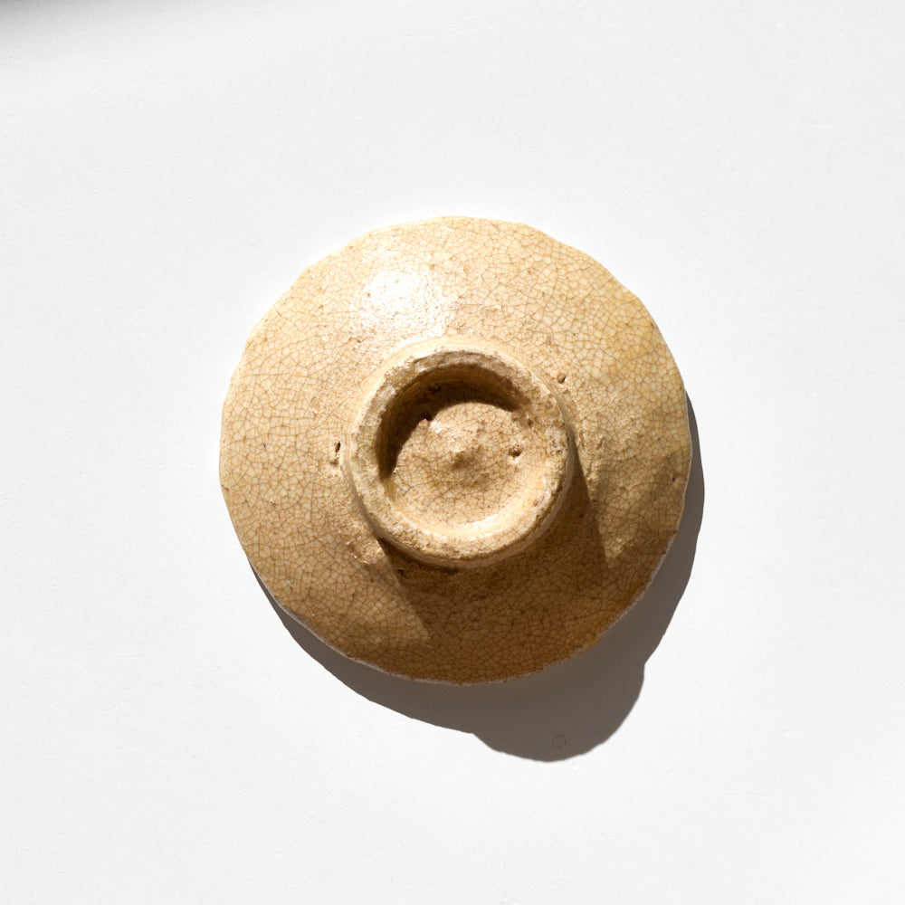 34 灰釉波縁4寸皿