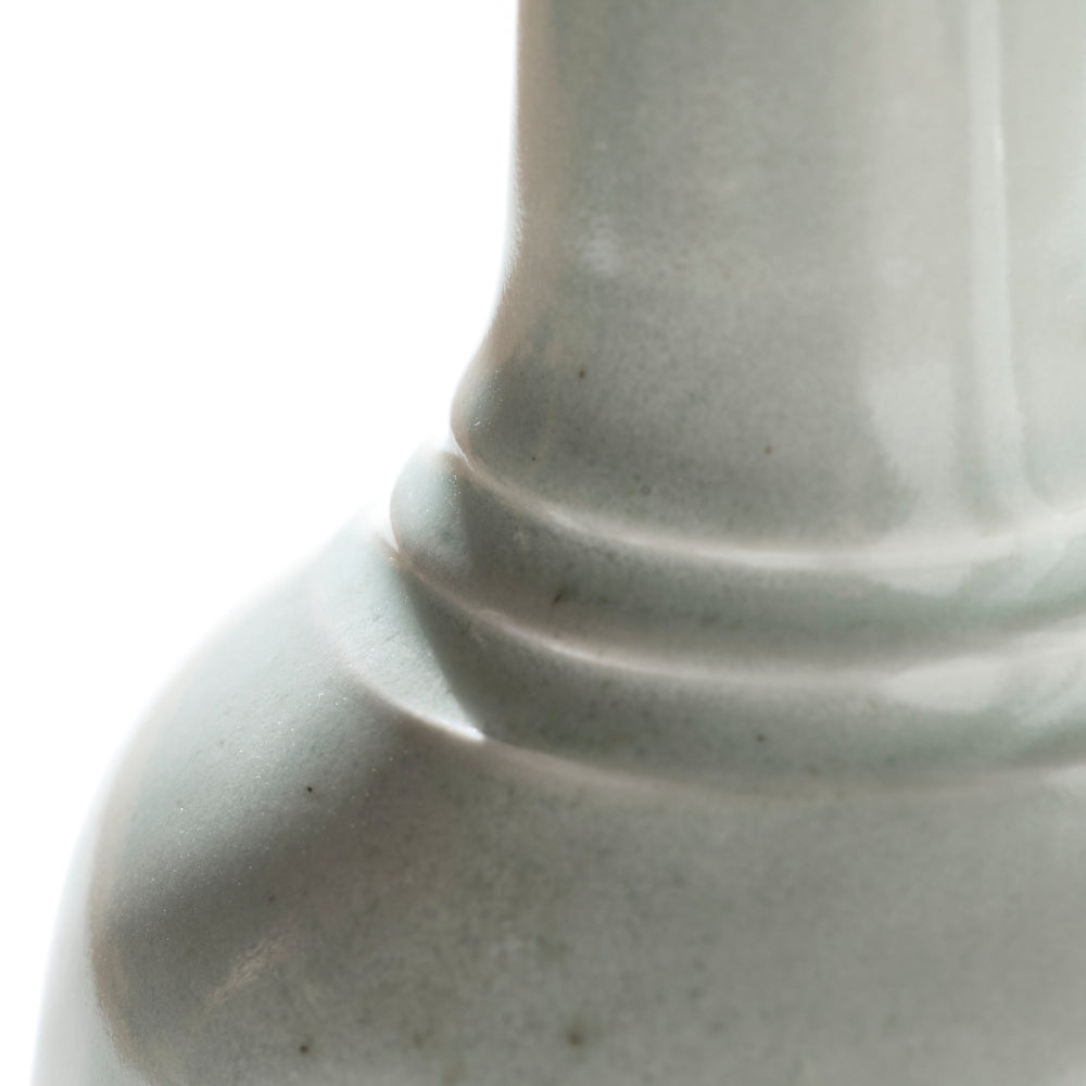 12 白磁片手付鶴首花入