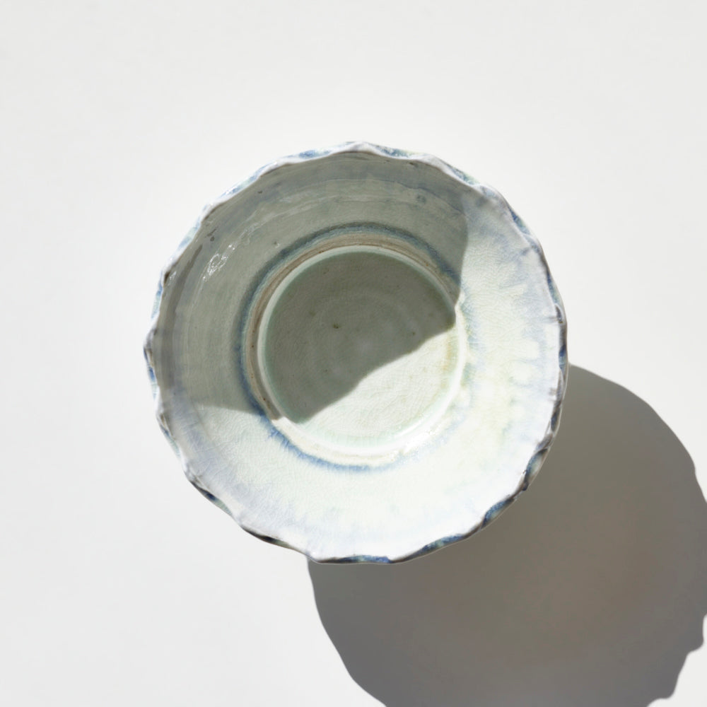 28 染付波縁5.5寸鉢