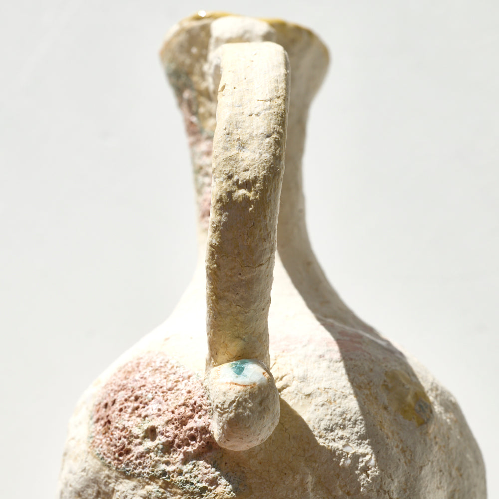 86 土化粧片手付高台花入(白)