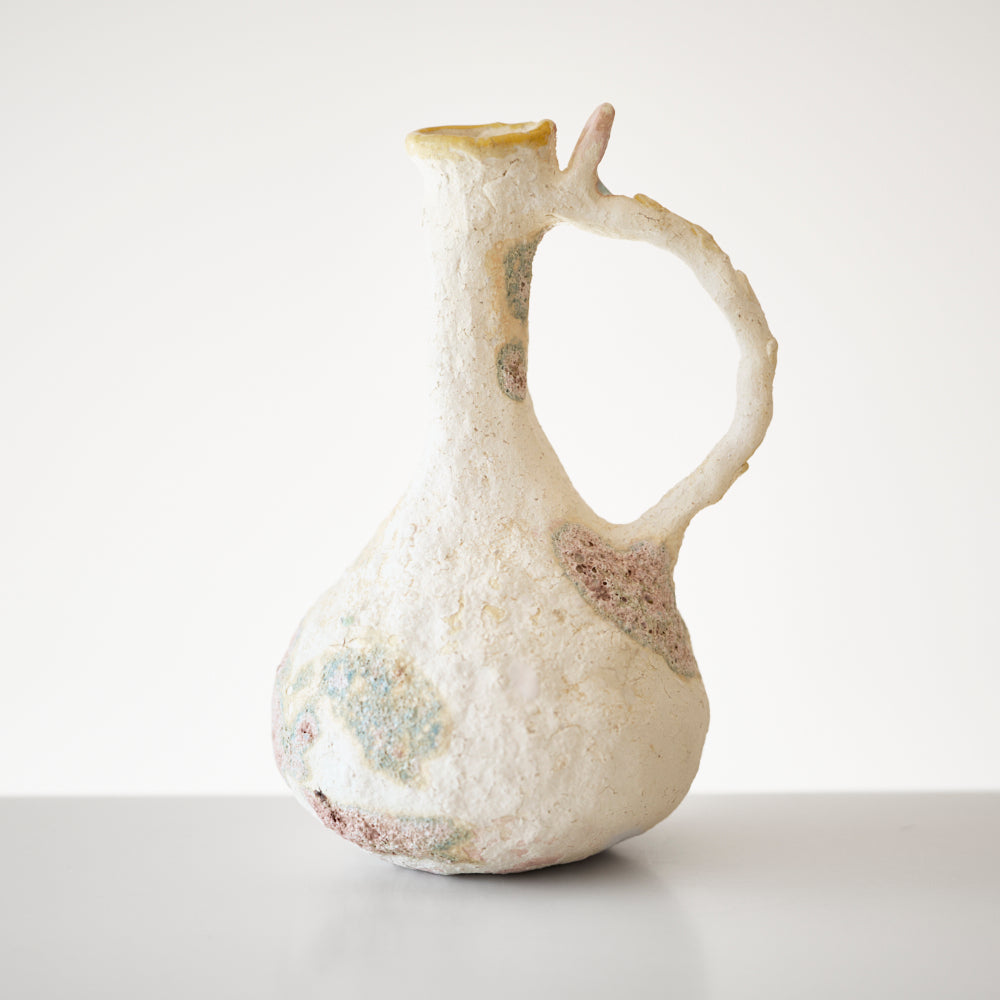 85 土化粧片手付花入(白)