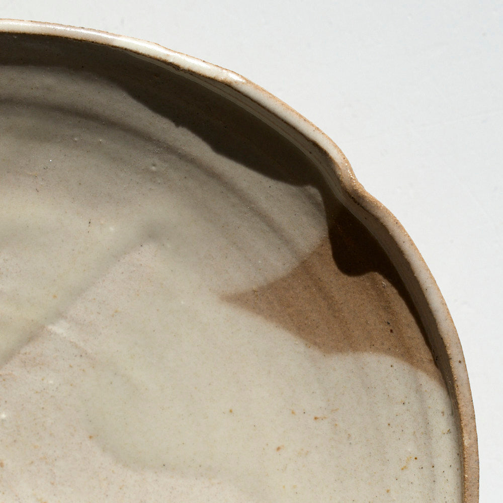 11 無地刷毛目四方六寸皿