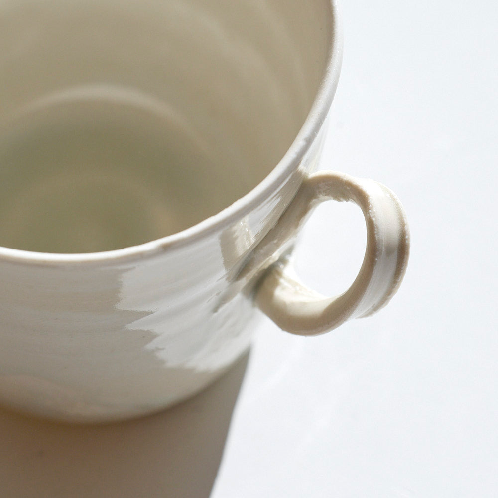 06B 白瓷耳付豆ピッチャー