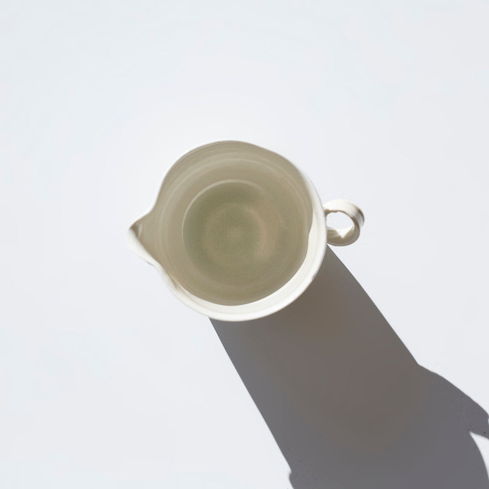 06B 白瓷耳付豆ピッチャー