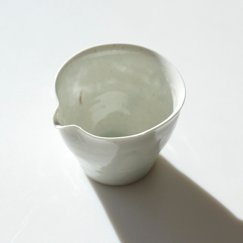 06A 白瓷耳付豆ピッチャー