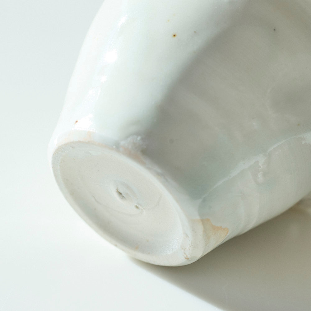 06A 白瓷耳付豆ピッチャー