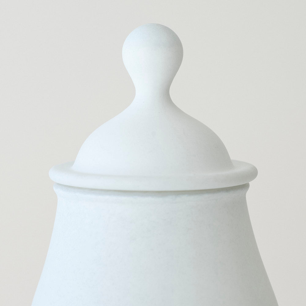 48 白のうつわ 蓋物(玉取手)