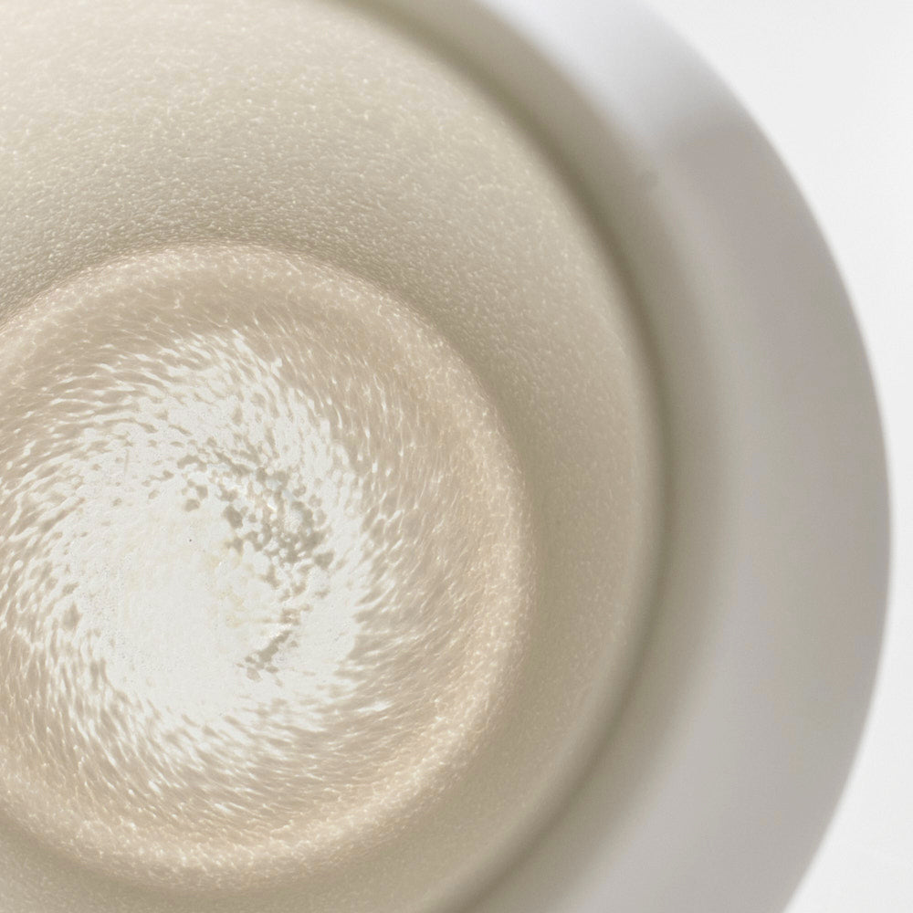 48 白のうつわ 蓋物(玉取手)