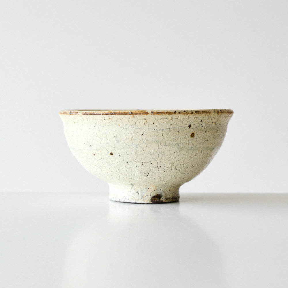 32 荒ヒビ粉引碗