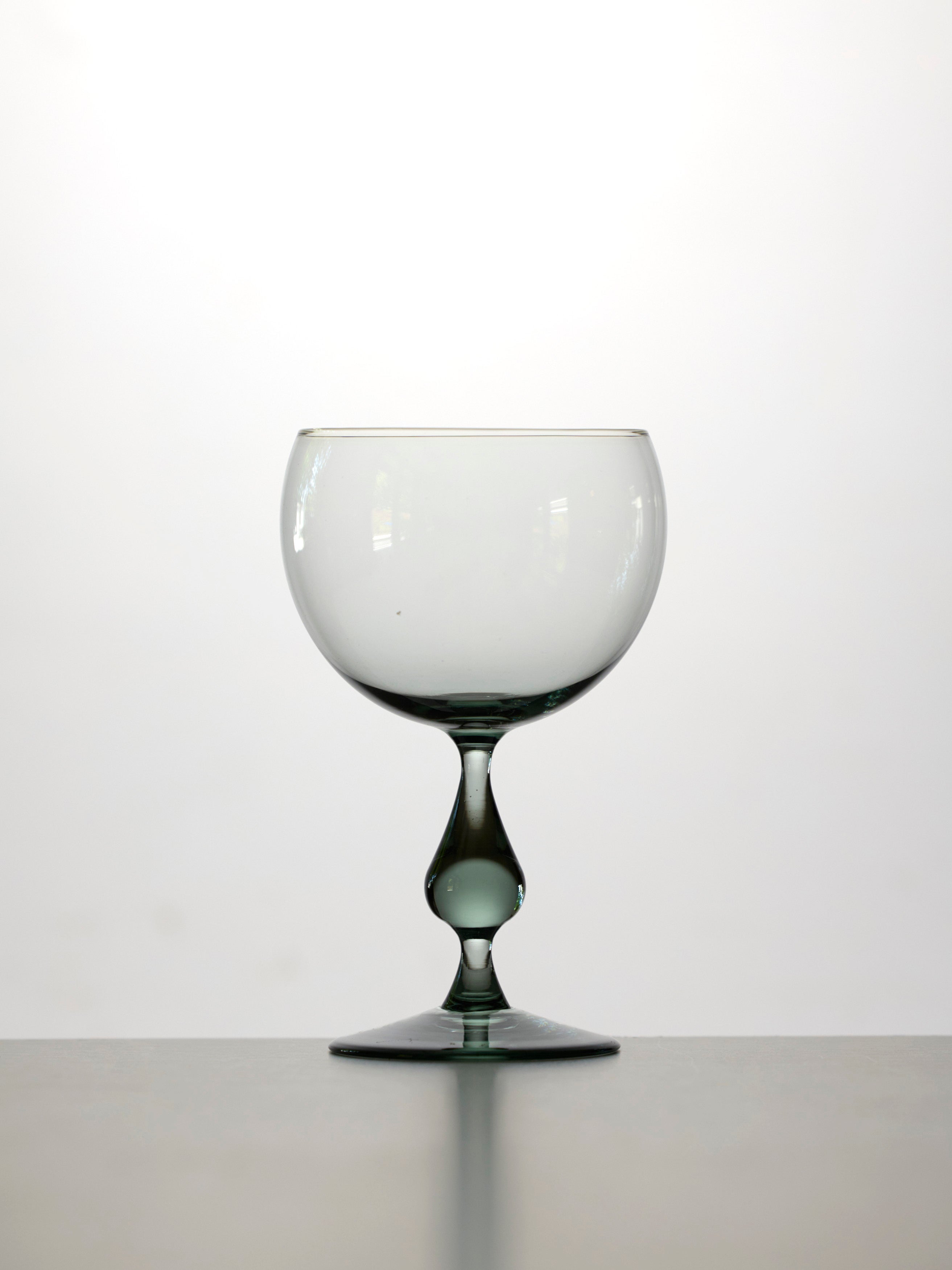 Drop Stem Glass (round)