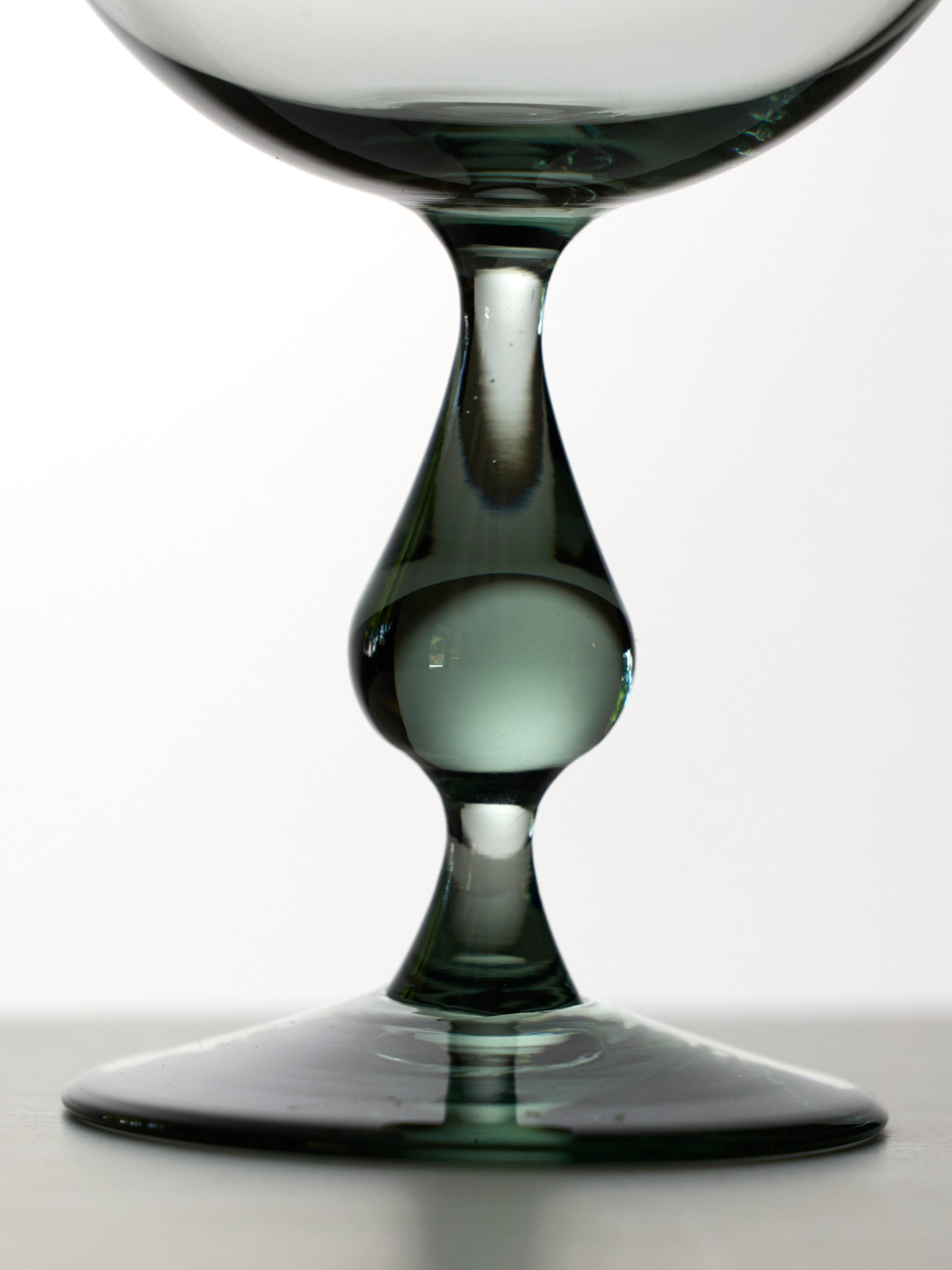 Drop Stem Glass (round)