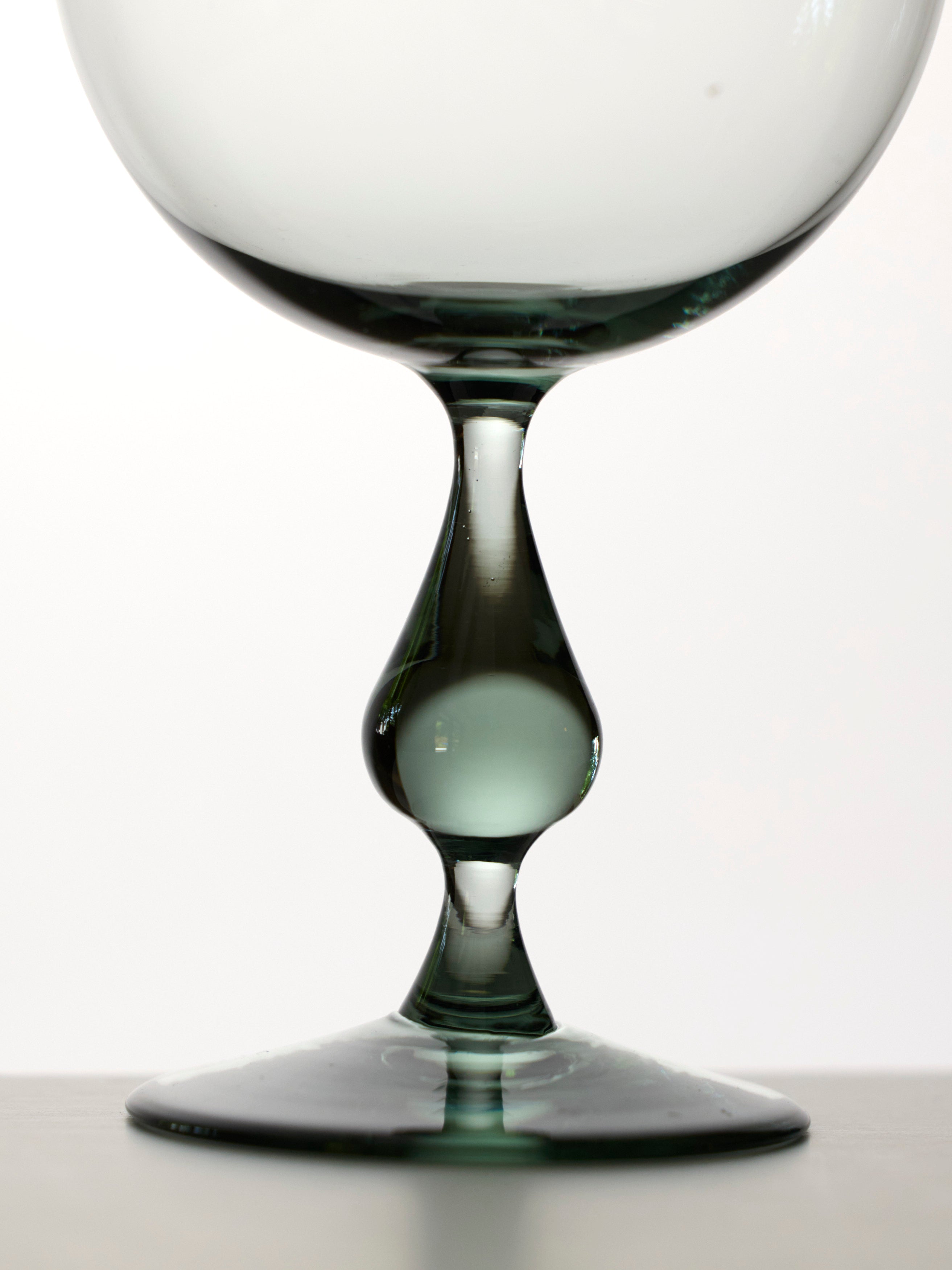 Drop Stem Glass (round)