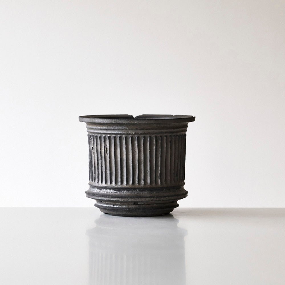 12 flowerpots