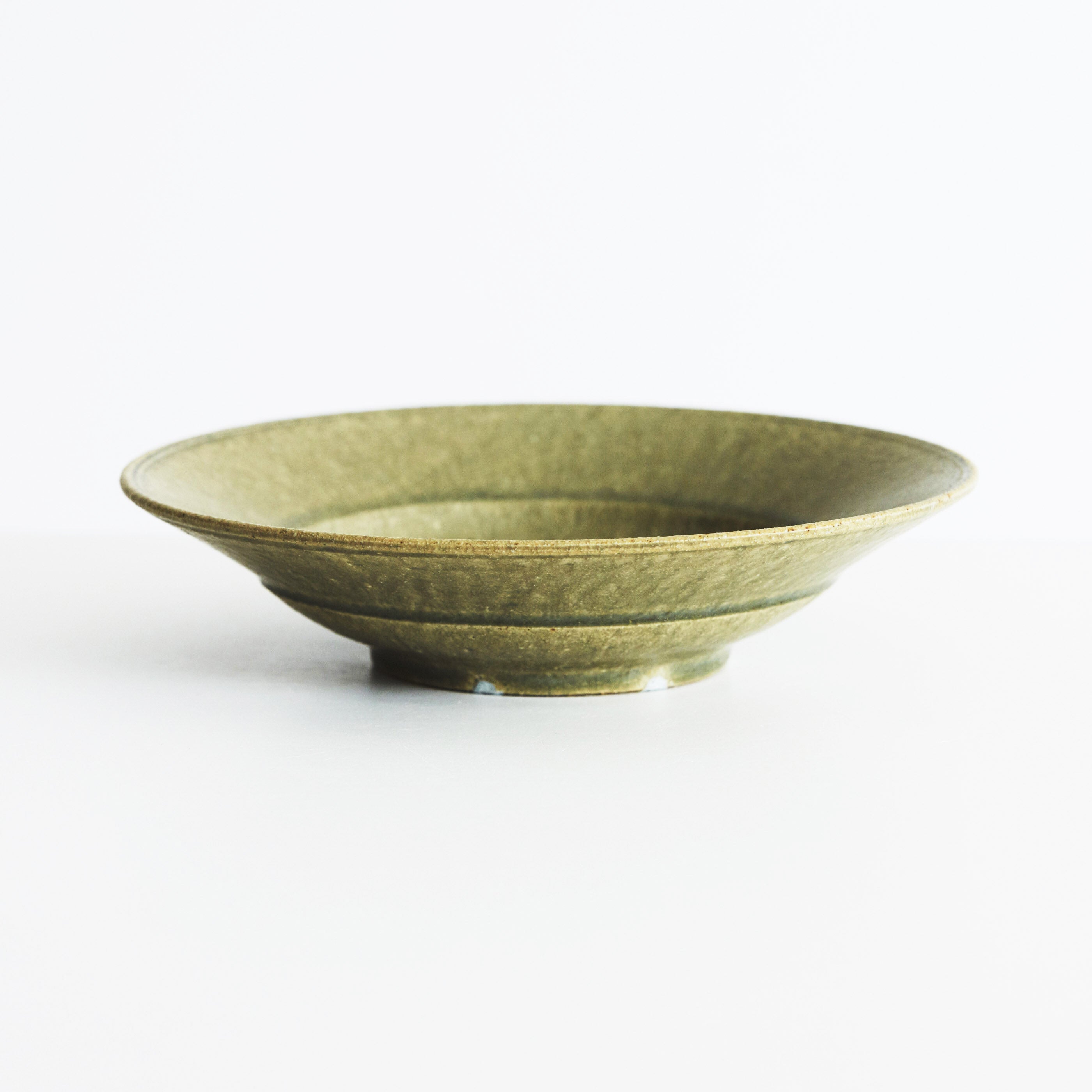 07 リム平鉢6寸 灰釉