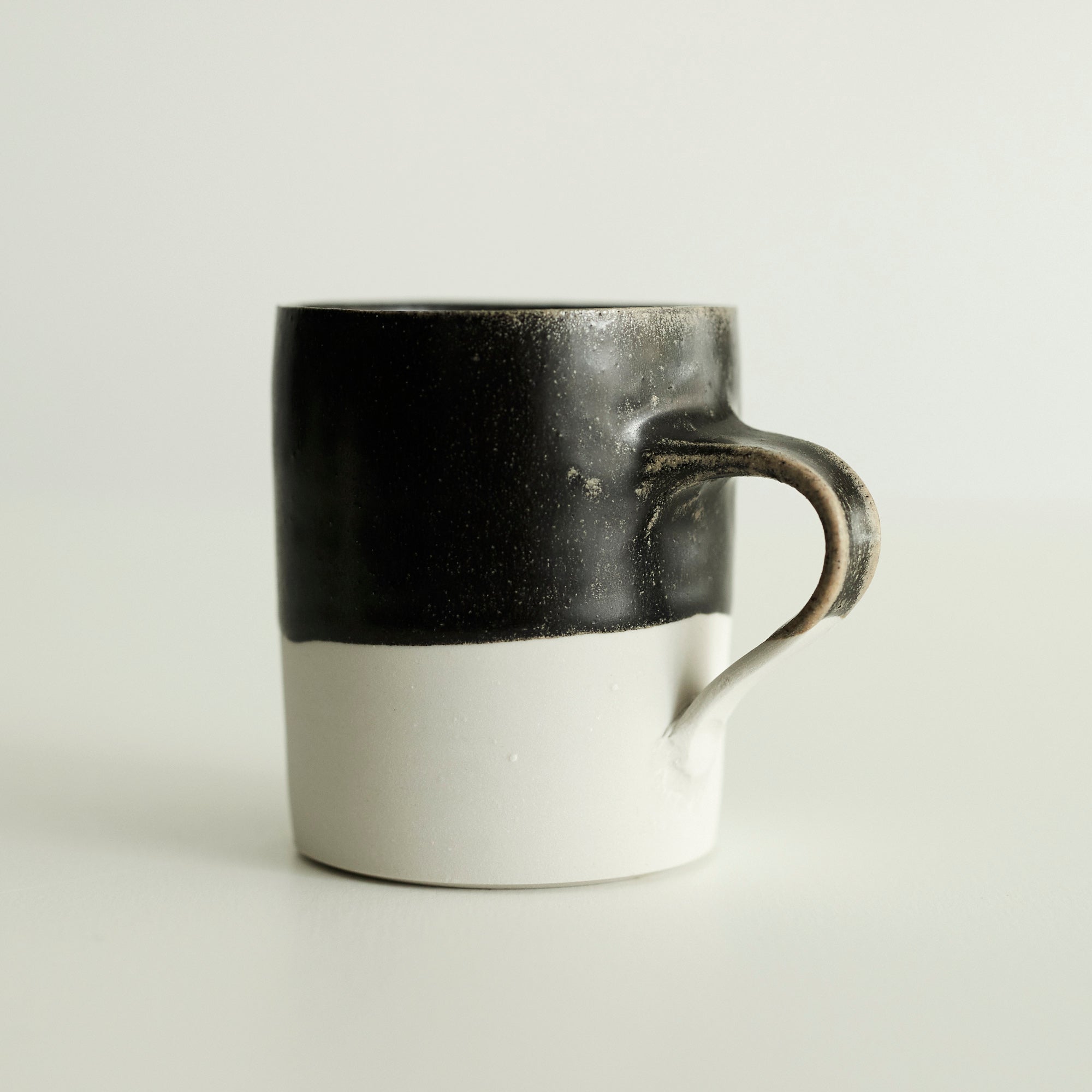 15 コーヒーカップ　白黒
