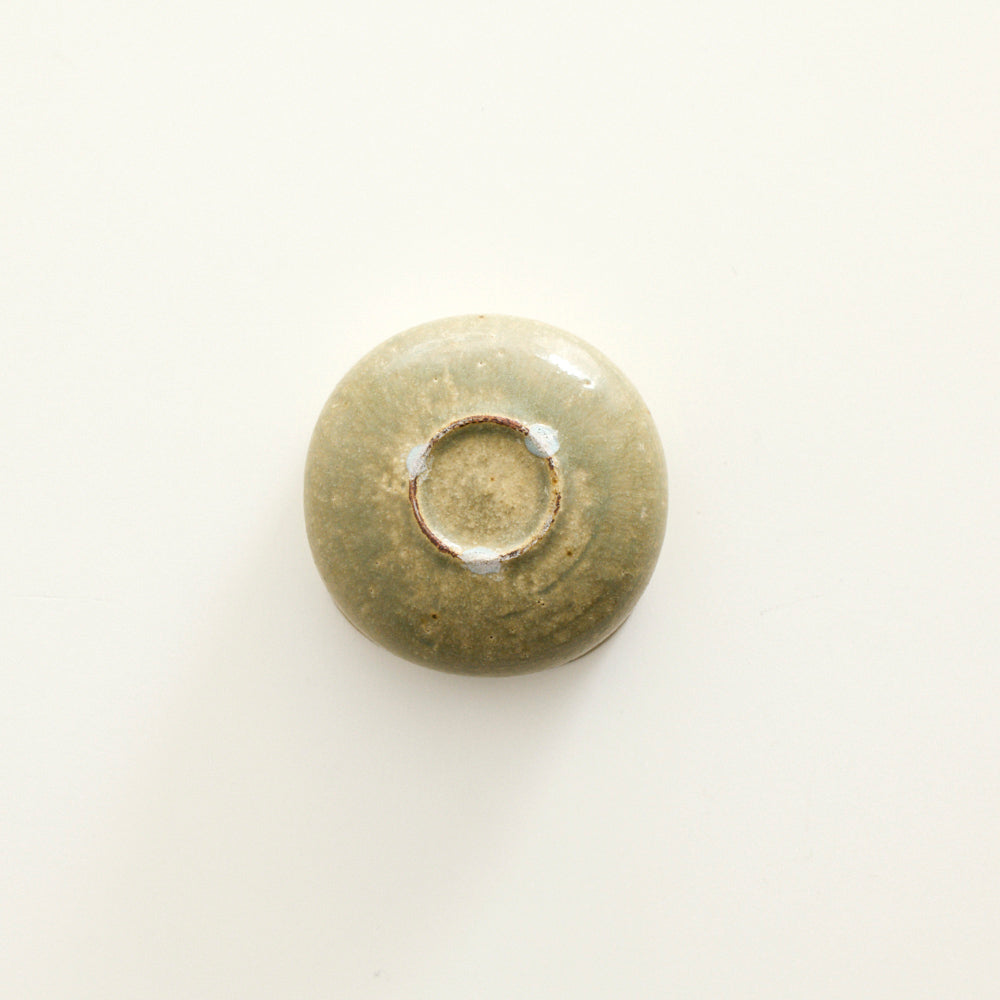 52 輪花小鉢 灰釉