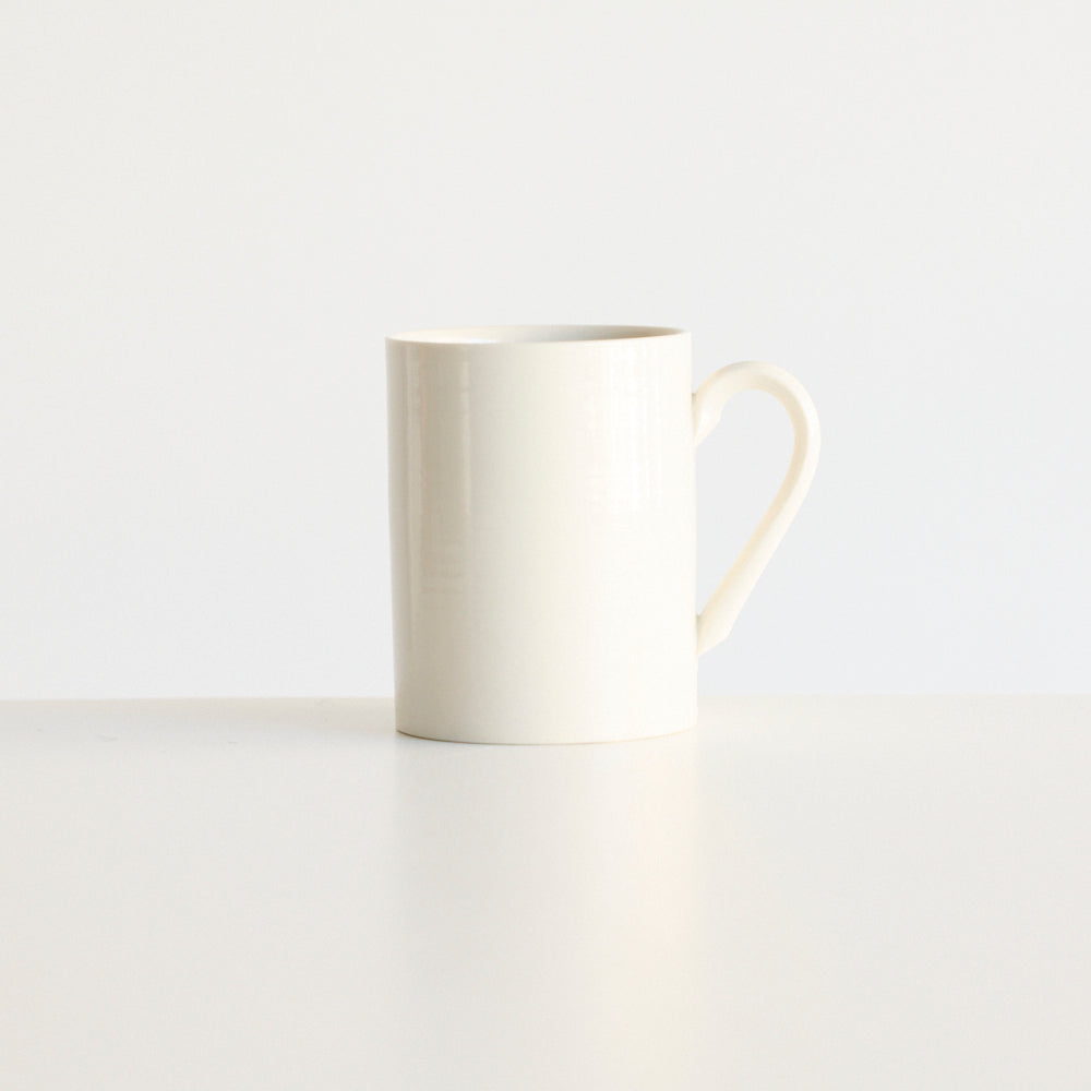 12个茶杯和碟子